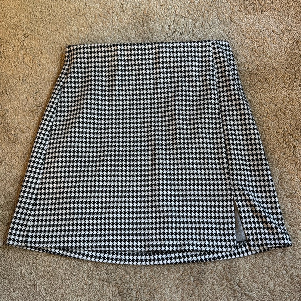 Black and white houndstooth skirt